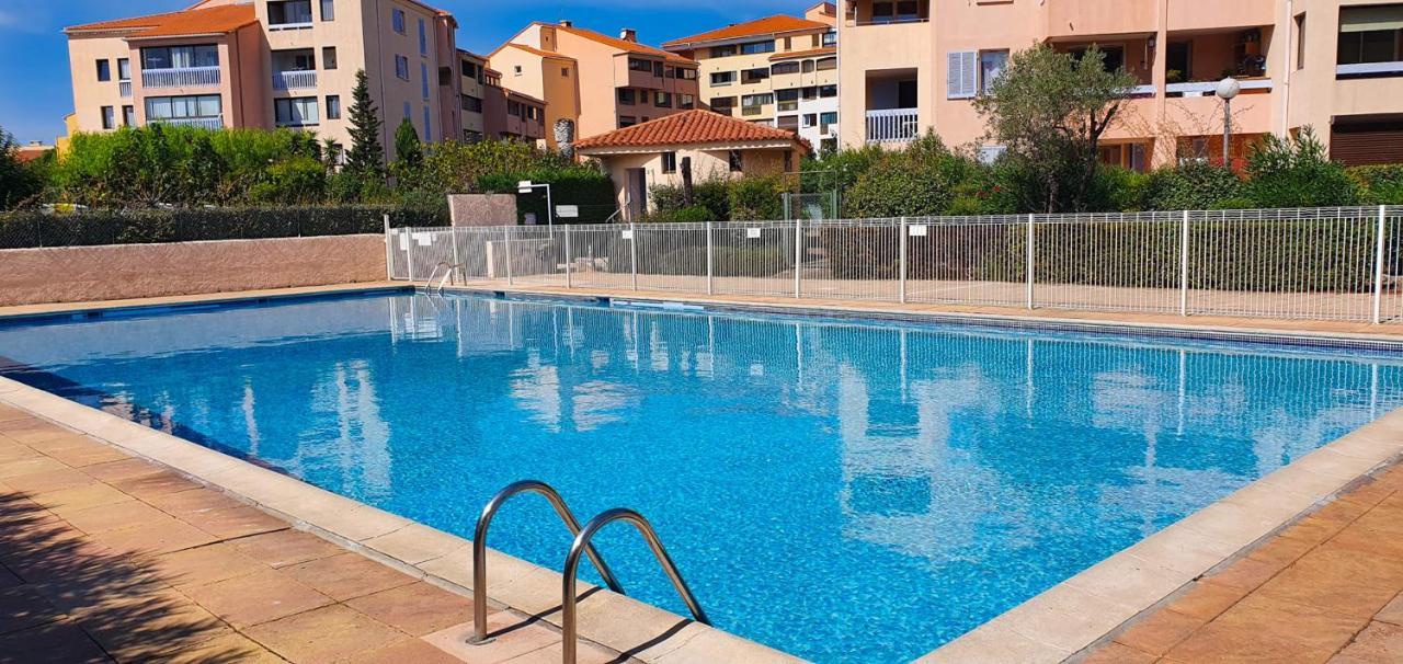 Bright Apartment With Pool Frejus Ngoại thất bức ảnh